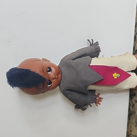 Vintage Indian kewpie Boy doll made of hard plastic. eyes close when laying down - Picture 6 of 8